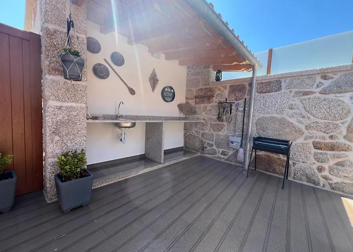 Eido De Bairros - Casa Cantinho Da Touça *